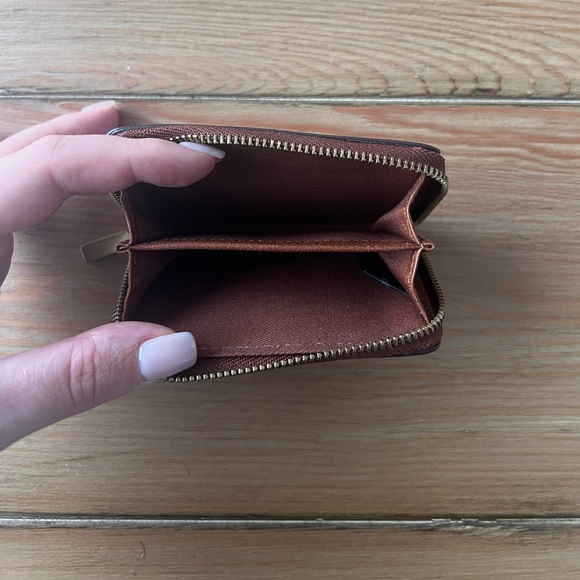 Fossil Brown Mini Leather Wallet - Picture 8 of 8